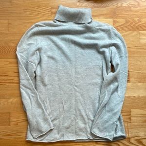 Large Lord & Taylor 100% cashmere turtleneck size L